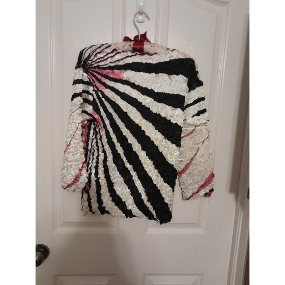 Y2k ABC Collection Womens Colorful Crinkle Fabric Top. Pit To Pit 18/ Sm . B49 - Picture 2 of 3